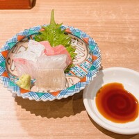 卓 - お刺身(中トロ、カンパチ、平目、えんがわ)
