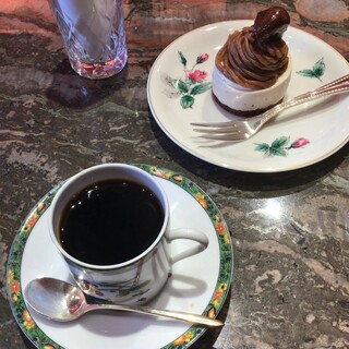 CAFE VOLEUR DE FLEUR_2