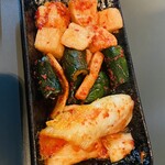 ホルモン　ぼんすけ - キムチ盛り合わせ