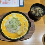 大衆食堂 てんぐ大ホール - 鉄板炒飯+みそ汁 ¥495+¥77-