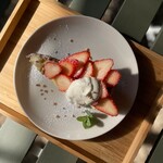 acatoki - 季節のフレンチトースト”苺のカスタードフレンチ”