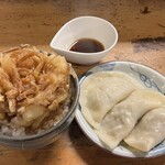 Udonya Raimu - ・ミニかき揚げ丼　440
                      ・水餃子三つ　　　270