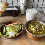 Sajilo Cafe - ナン・サラダ・カレー・ラッシー