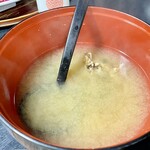 Kani No Yado Kimpachi - ラーメン丼なみの大きなお椀でびっくり❗️カニの出汁が濃厚なみそ汁
