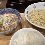 Gensen Niboshi Ramen Shodai Nibosuke - 