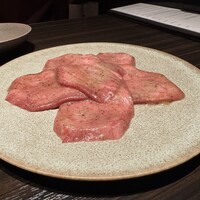 焼肉うしごろ 銀座並木通り店 - 厳選タン