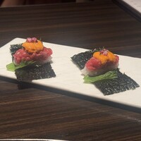 焼肉うしごろ 銀座並木通り店 - 雲丹と赤身の手巻き