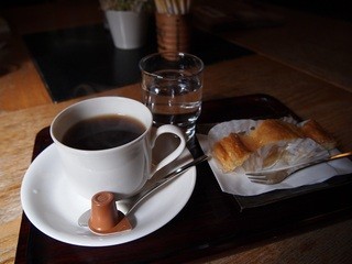 h Ukaiya - コーヒーと暖かいパイ（さつま芋＆りんご）