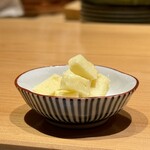 鮨 不二楼 - 西京味噌で4ヶ月漬けたクリームチーズ