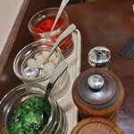 プティフ・ア・ラ・カンパーニュ - らっきょうなどもたくさん入っていてありがたい限りですねぇ。