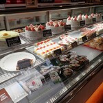 ハッピー洋菓子店 - ショーケース
