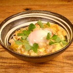 Serious Oyako-don (Chicken and egg bowl) (rice approx. 100g)