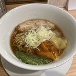 生わんたんらぁめん専門店 赤黄緑 - 