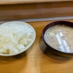 Maruhachi Tonkatsu Ten - ご飯とお味噌汁