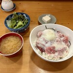 遊魚 和田丸 - 海鮮塩ユッケ丼