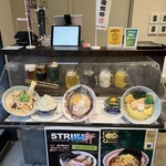 ストライク軒 NOODLE STUDIO - ショーケース！