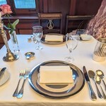 マダム・トキ - テーブルセッティング