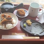 &ローカルズ - ニボサバ茶漬け（1450円）とトロッケ（180円）