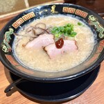 HAKATA ISSEI - 豚骨らーめん 850円