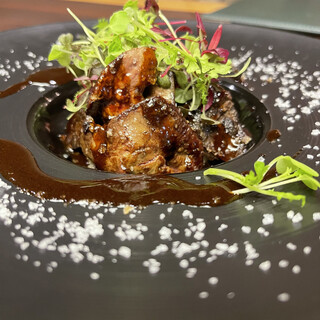 素材を活かし、調理法にもこだわった品々をご提供いたします。