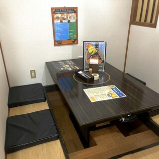 ６番テーブルです。
4名様可能。