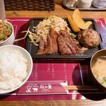 ステーキ・そば 牧の里 - 本日の和牛ｶｯﾄｽﾃｰｷ（100g）とﾊﾝﾊﾞｰｸﾞ　1,628円