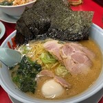 Ramen Yamaokaya - 中盛りネギチャーシュー麺中盛り 海苔玉子増し