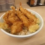 San ten - 海老と鶏の天丼(480円) 大盛り(+100円)