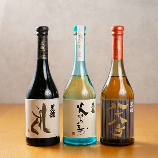 以福井的稀有日本酒為主，備有燒酒、葡萄酒等種類豐富的酒類。