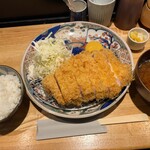 とんかつ七井戸 - とんかつ七井戸(岩中豚上ロースかつ定食)