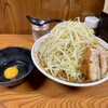 ラーメン二郎 - ラーメン ブタ1枚入り 900円、生卵 50円 ※コールは「ニンニク、ヤサイマシ」
2024年4月9日