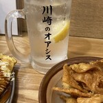 餃子ノ酒場 太陽ホエール - ハッピーレモンサワーとカレー風味パリパリ