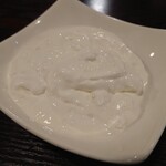 SHANDIZ - ・Shallot Yogurt 410円(外)、マーストムシール