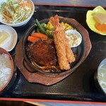 ダイニング&カラオケＧＯＲＡＫＵ てつぱん 勝山店 - ハンバーグ&エビフライランチ