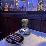 喫茶 ソワレ - ゼリーポンチ¥750
                                ラムレーズンのケーキ¥450