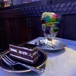 喫茶 ソワレ - ゼリーポンチ¥750
                                ラムレーズンのケーキ¥450