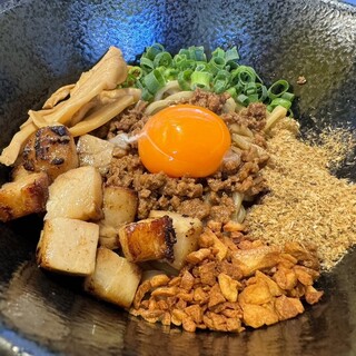 Exquisite! Mazesoba (Soupless noodles) that can only be eaten here!