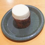 Rose Bakery - キャロットケーキ 715円