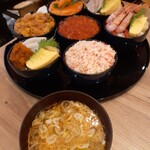 札幌海鮮丼専門店 すしどんぶり - 