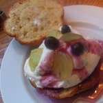 クルミドコーヒー - クルミドケーキクリームぶどう