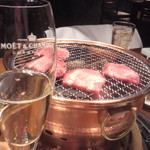 松阪牛炭火焼肉 東海亭 - 上タン。タン元が食べたかった。