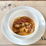 Nonna Nietta - アンコウと蓮根 マルタリアーティ
      セロハンテープみたいなパスタ！
      魚の出汁の味がシッカリ。
      セミドライトマトが凄く良かった！