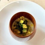 Nonna Nietta - 蛤、蕎麦の実、菜花
      蕎麦実も菜花も柔らかく茹でてあるミルキーで優しい味わいと思いきや、潮味強め。