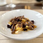 Nonna Nietta - 梅山豚モツ、ビーツ、ネギ  トルテッリ
      うめええええええええ！！！
      パスタ生地でリコッタと葱を包んでるの！
      モツも良い感じで超美味しい！！！！
      ビジュアルも好き！