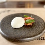 Nonna Nietta - モッツァレラ、スーパーフルーツトマト
      うめえええええええ！
      モッツァレラ目の前で作ってくれるの嬉しい！
      ツルツル！もきゅもきゅ！
      めっちゃ牛乳の味がする！！
      モキュモキュに固められた牛乳だああ！