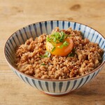 大衆酒場 まる煮 - 【月見鶏そぼろ丼】