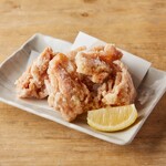 大衆酒場 まる煮 - 【秘伝の塩唐揚げ】