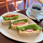 Arufa - モーニングBLT（300円）とコーヒー（300円・セット価格）