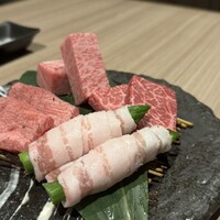 近江うし 焼肉 にくTATSU 青山本店 - 