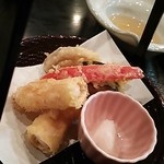季節の天麩羅、ナスにエビのはさみ揚げ